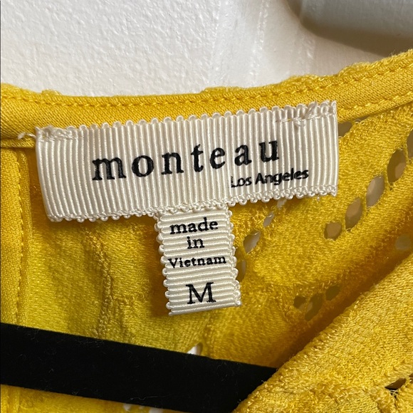 Monteau Los Angeles Sleeveless Golden Yellow Lace Overlay Blouse size M - Picture 2 of 8